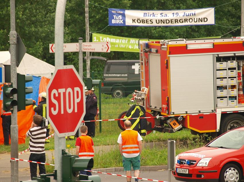Schwerer Unfall mit Reisebus Lohmar Donrather Dreieck P308.JPG